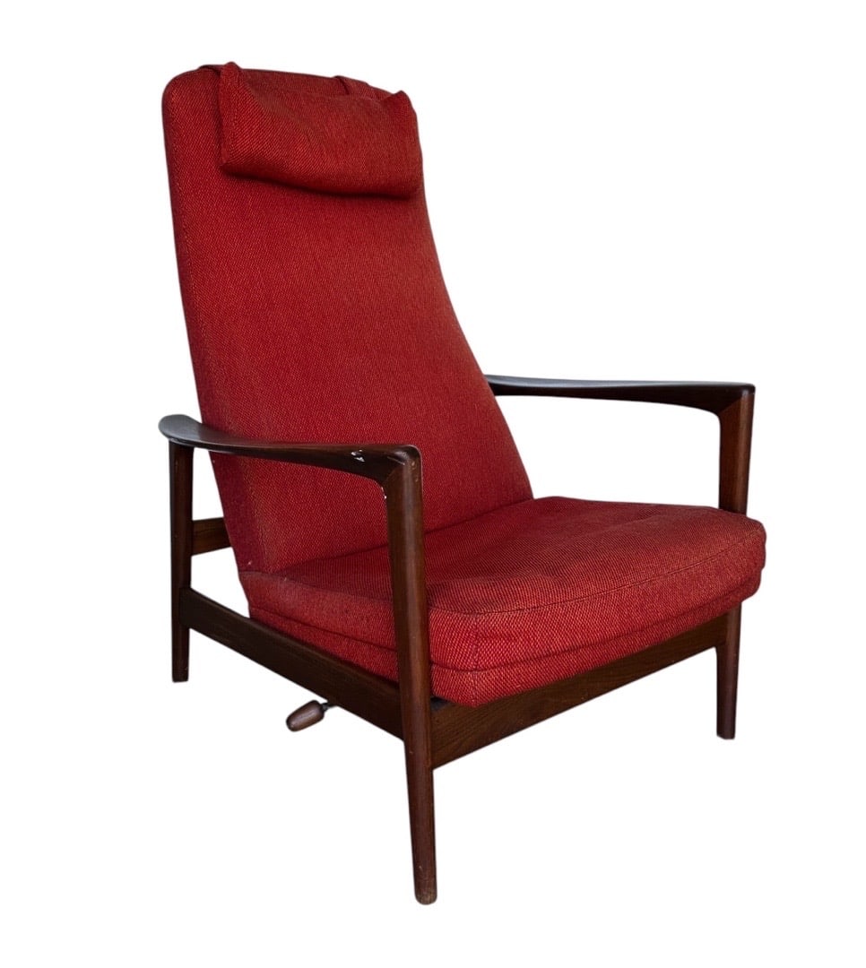 Folke Ohlson for Dux, 'Siesta' Armchair and Ottoman, Sweden, 1960s: Folke Ohlson for Dux, 'Siesta' Armchair and Ottoman, Sweden, 1960s. 36”H x 27.5”W x 36”D Seat: 16”H x 22”D