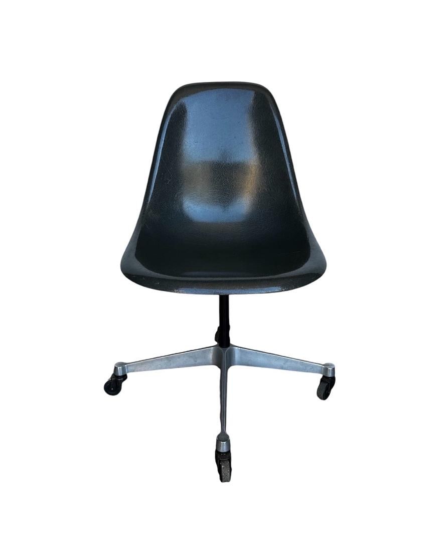 Charles & Ray Eames for Herman Miller Fiberglass Shell Chair on Casters, 1960s (1 of 7)