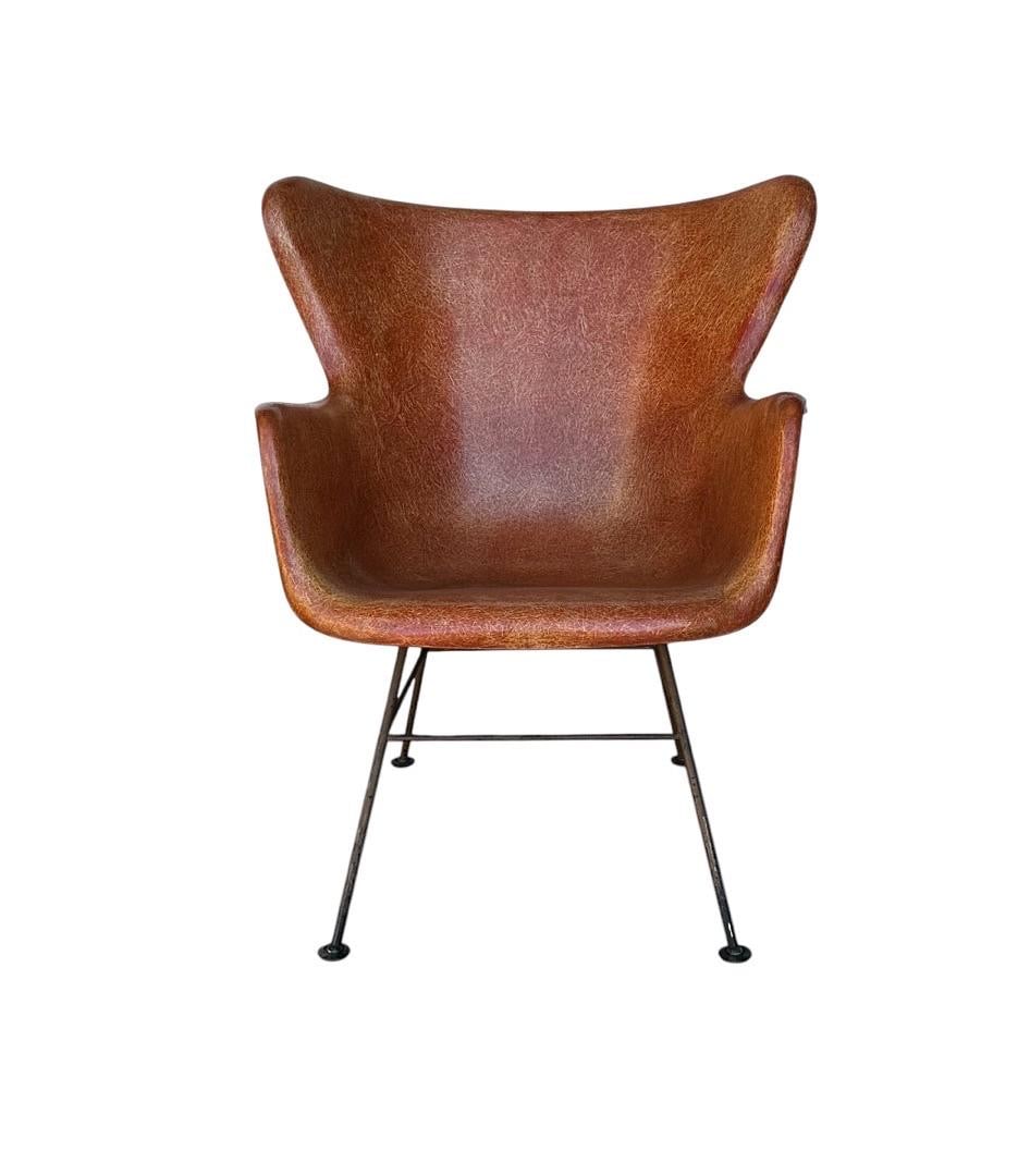 Lawrence Peabody Fiberglass Lounge Chairs, 1960s: Lawrence Peabody Fiberglass Lounge Chairs, 1960s.Measures. 32.5” tall 27” wide 26” deep seat height 16.5” 18” seat depthPLEASE BE ADVISED, THE JOLIET WAREHOUSE MUST BE VA