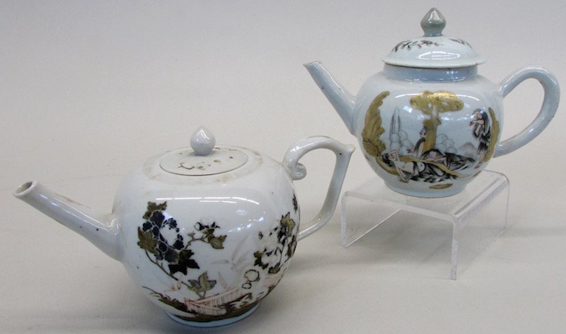 Two Chinese Export Teapots. (1 of 3)