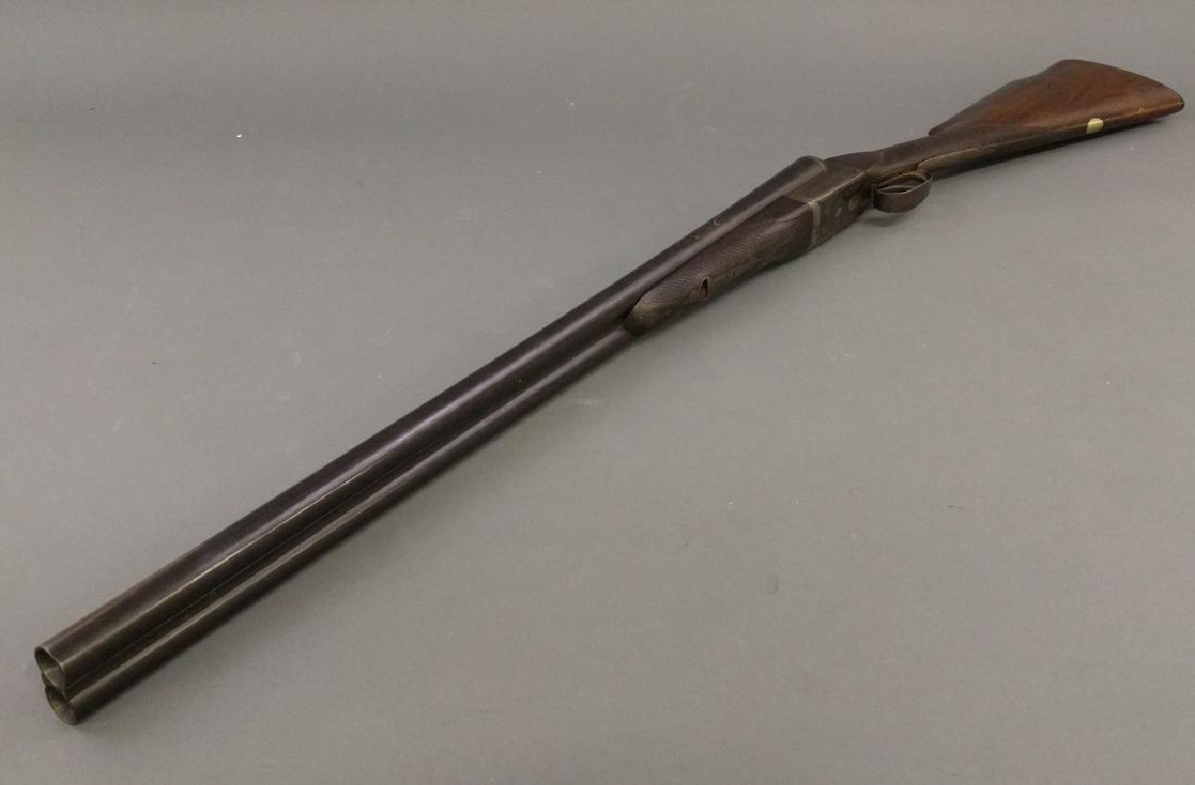 Double barrel shotgun (1 of 4)