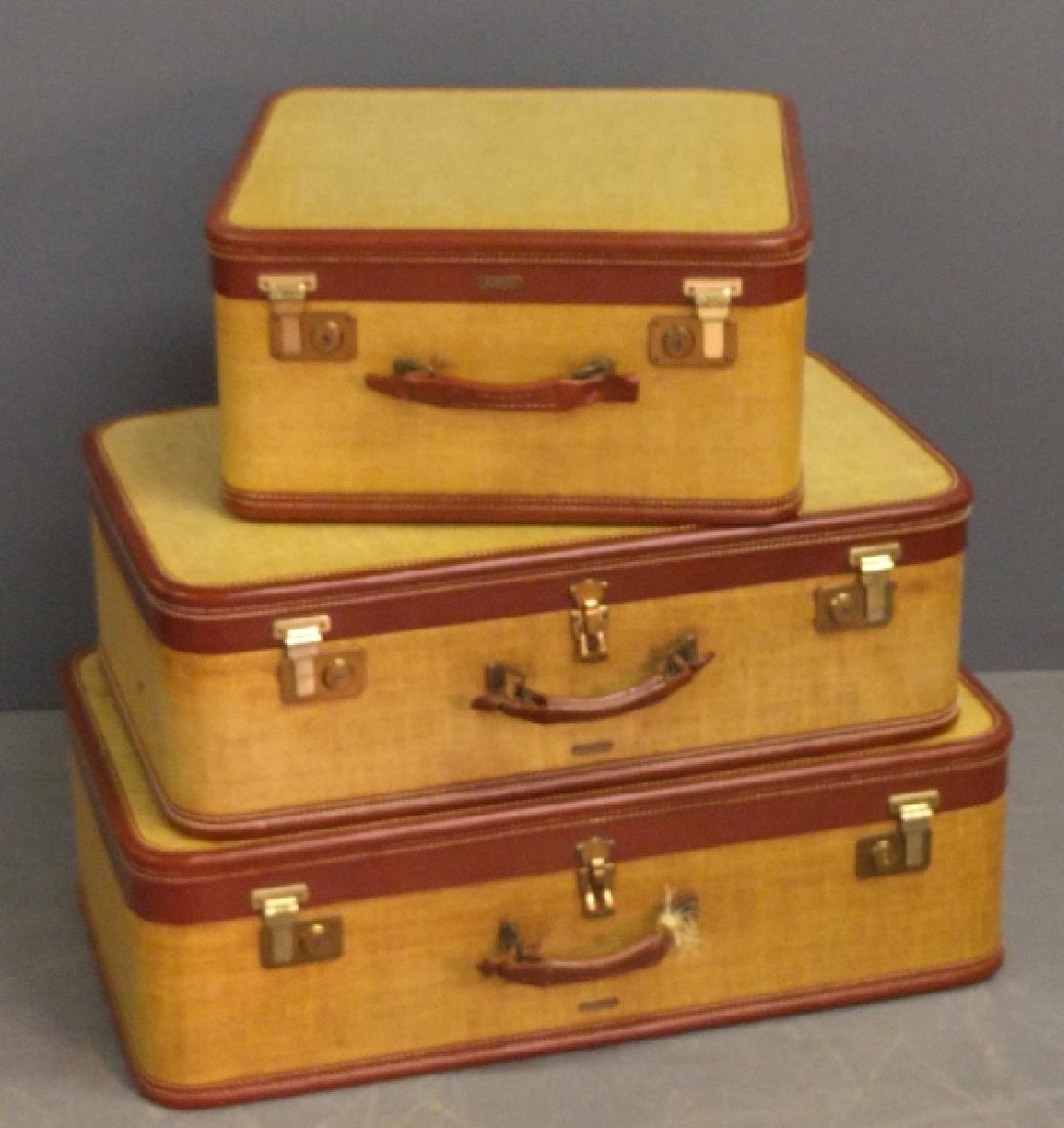 Vintage suitcases (1 of 3)