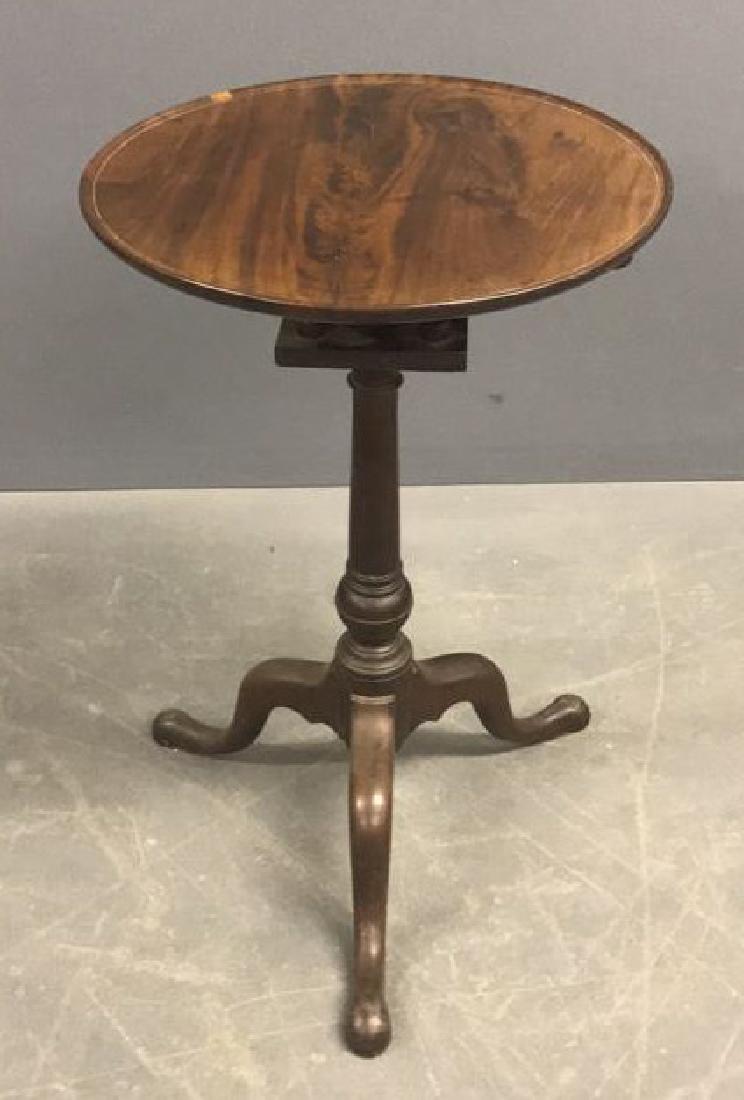 Delaware Valley Queen Anne Mahogany Candle Stand (1 of 4)