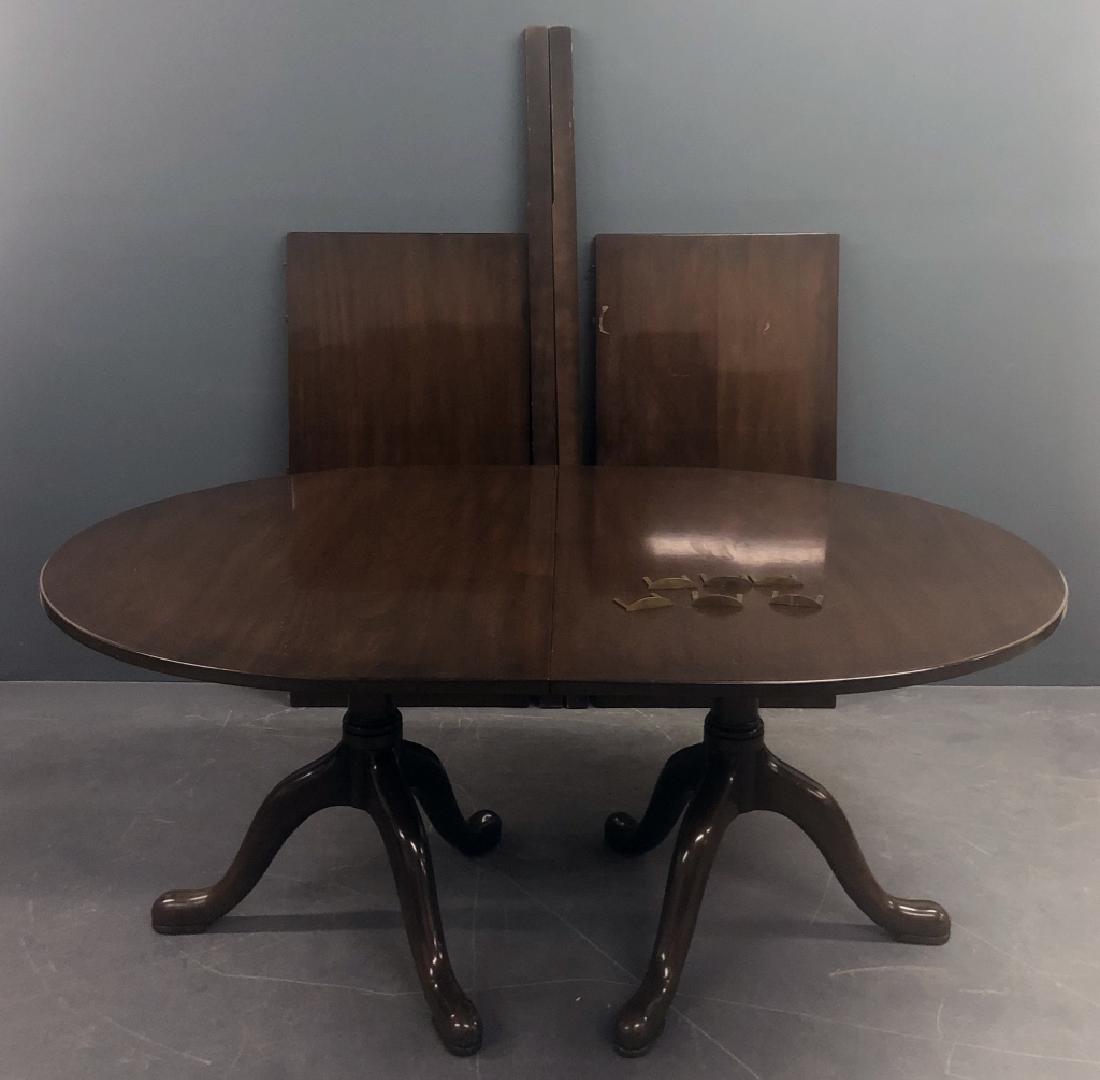 Kittinger Queen Anne Style Dining Table: Kittinger Queen Anne style dining table with two extra leaves, 29"h x 48"w x 115" fully extended