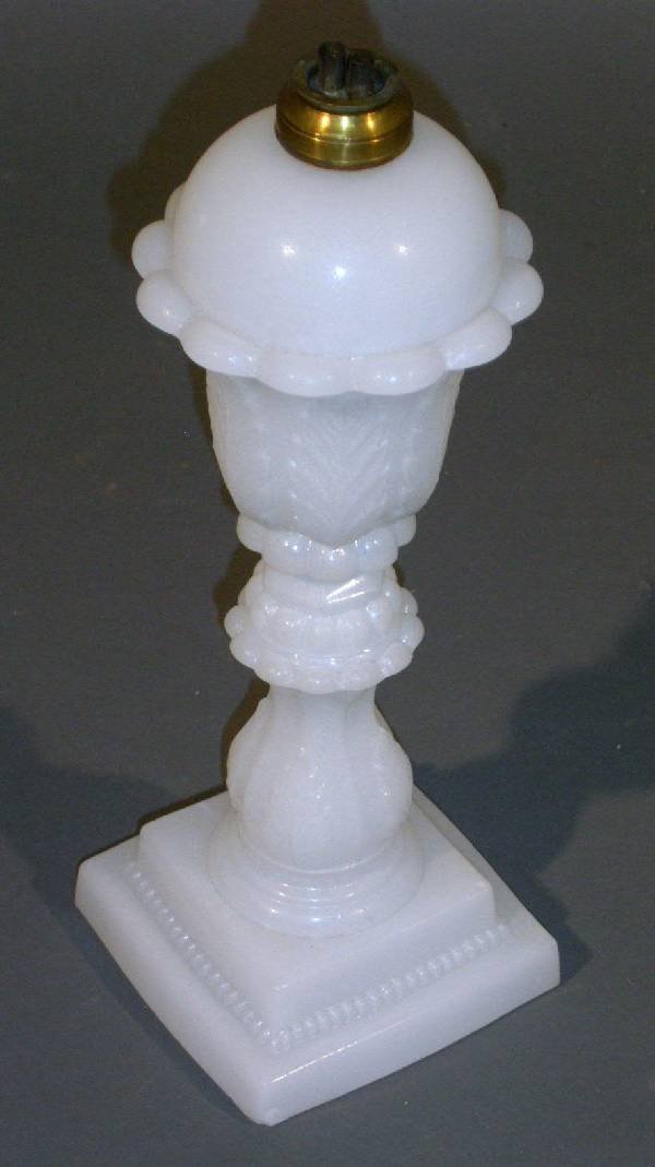 Sandwich glass fluid lamp, 19th c., clam broth b