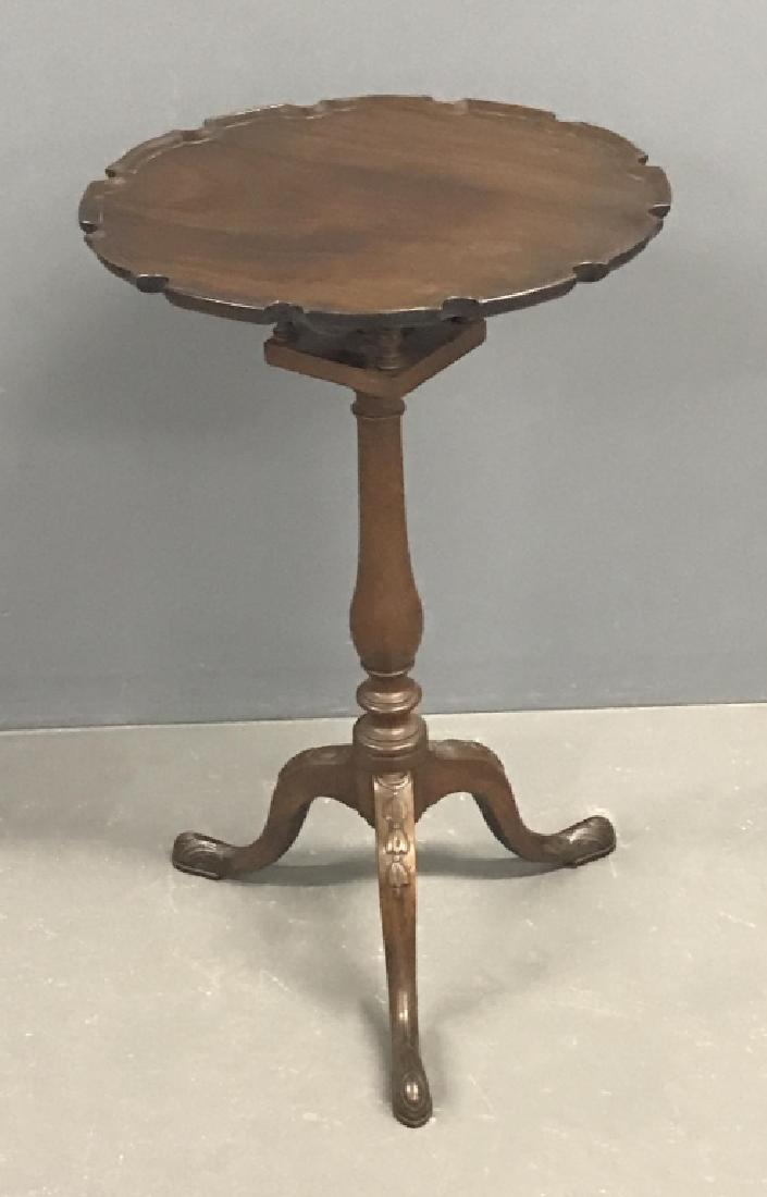 Chippendale Style Mahogany Candlestand (1 of 3)
