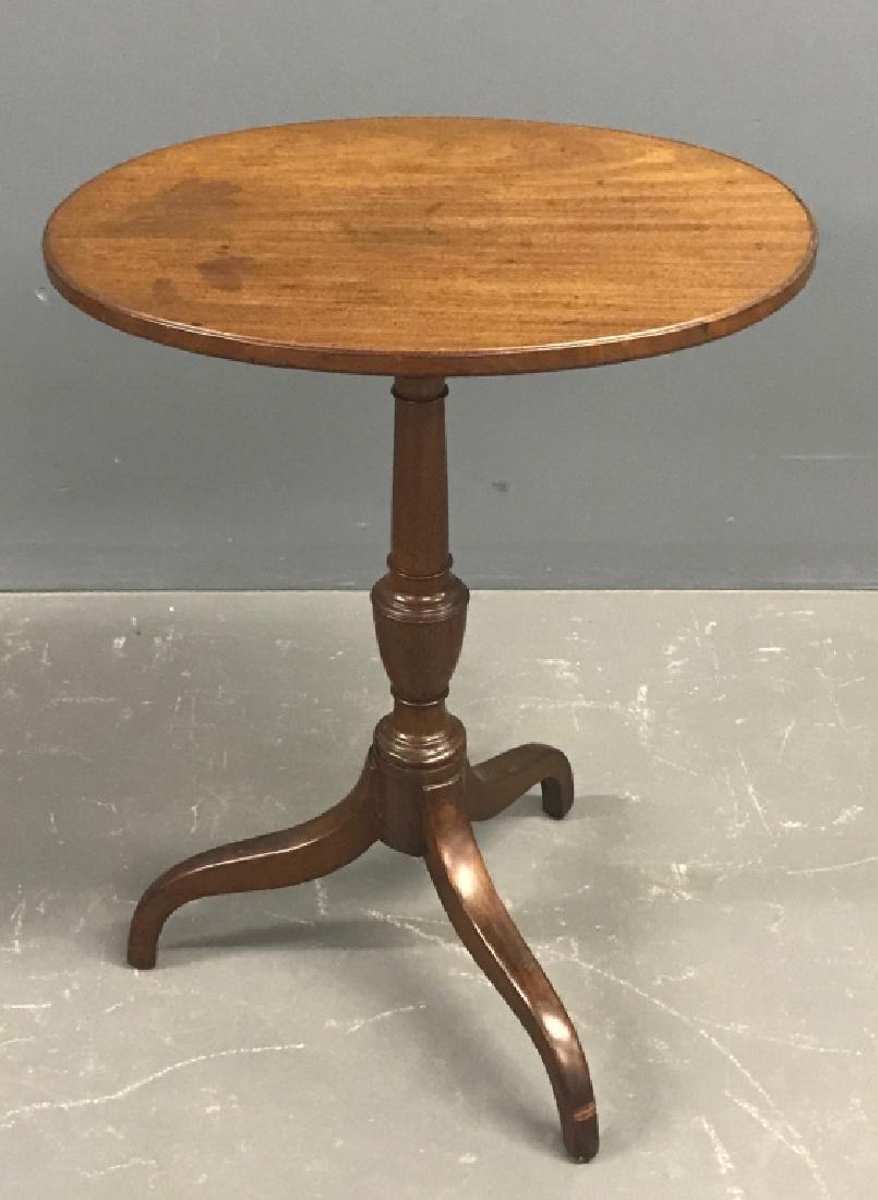 Federal Mahogany Oval Top Candlestand (1 of 13)