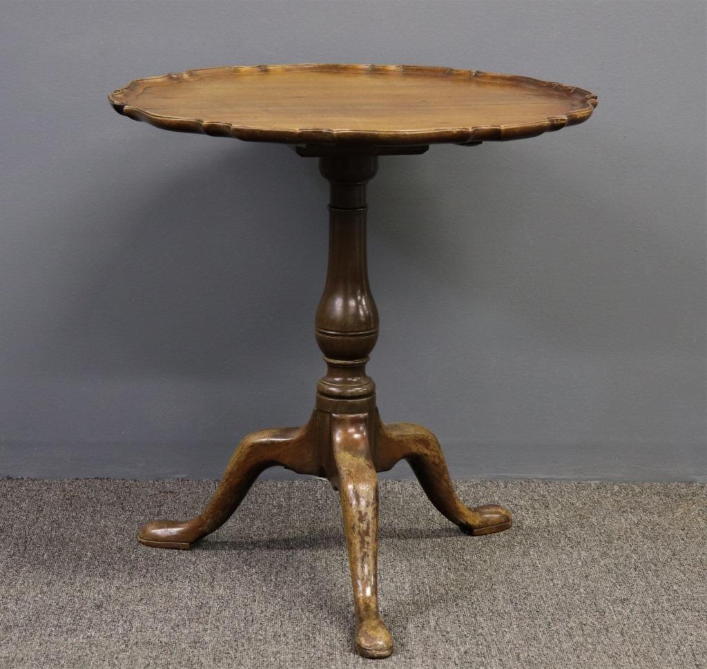 Chippendale Mahogany Pie Crust Candle Stand: Chippendale mahogany pie crust candle stand, 18th century, 25"h x 24"dia
