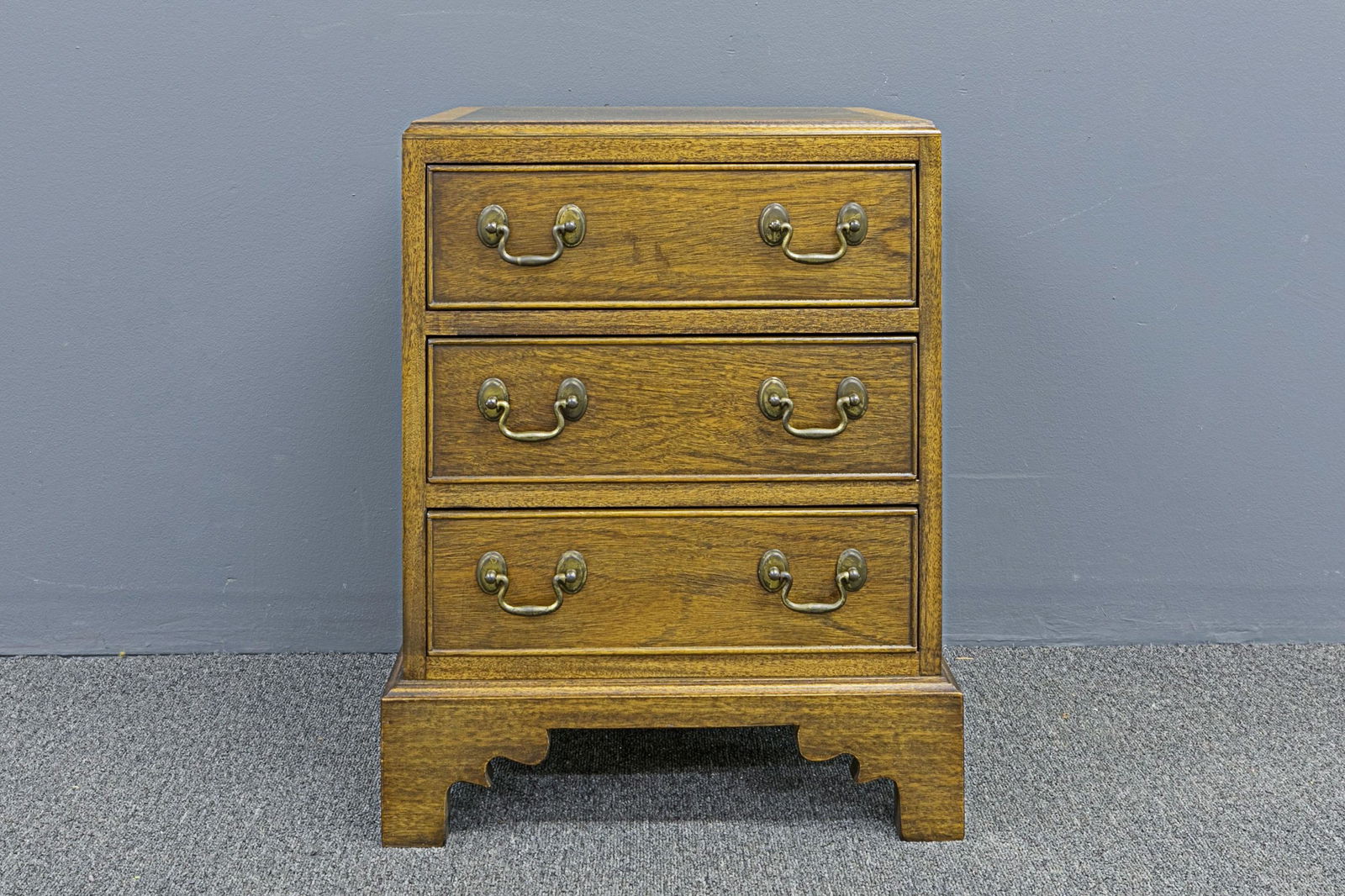 Kittinger Chippendale Style Diminuative Chest (1 of 2)