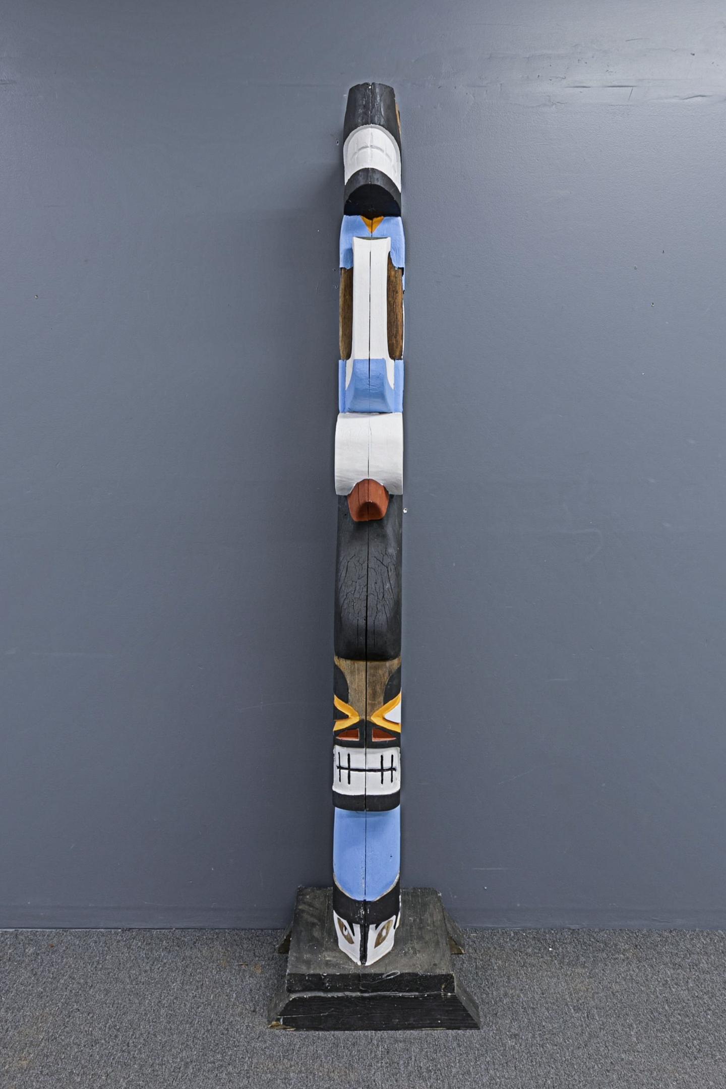 Large Northwest Indian Style Totem Pole (1 of 2)