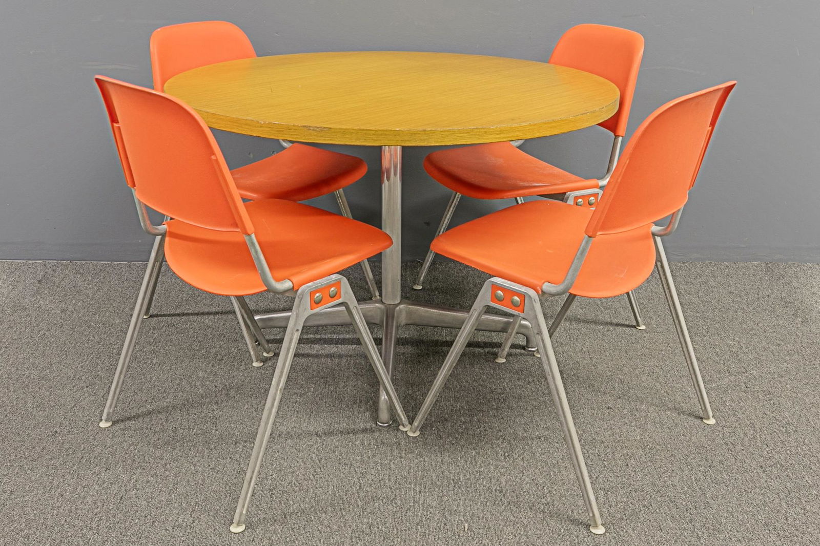 Mid-Century Modern Table (1 of 5)