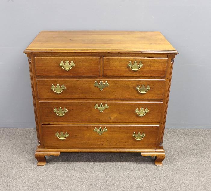 Philadelphia Chippendale Chest of Drawers (1 of 15)
