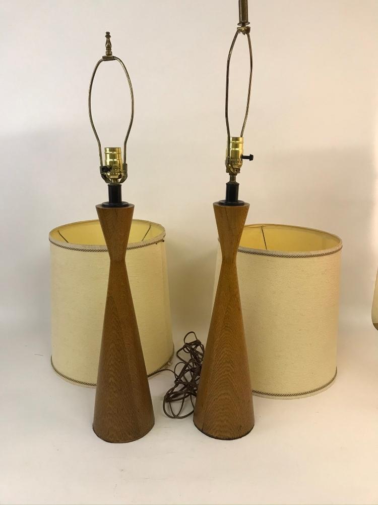 Pair of Mid-Century Modern Table Lamps (1 of 5)