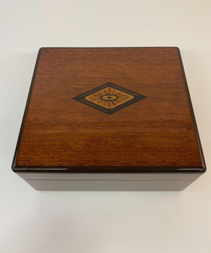 Beamen & Ford Humidor: Beamen & Ford custom mahogany humidor 5"h x 11.5"w x 10"d
