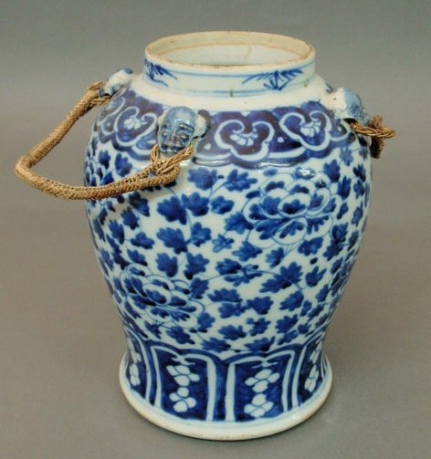 Chinese blue and white porcelain urn, 19th c. 12"h
