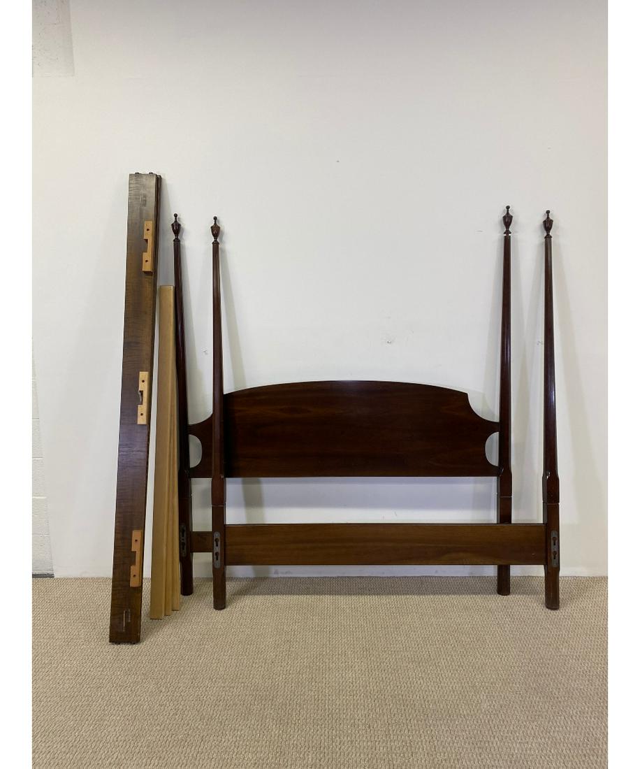 Stickley Sheraton Style Queen Bed: Stickley Sheraton style mahogany Queen size bed 72"h x 63"w x 81"l (side rail)