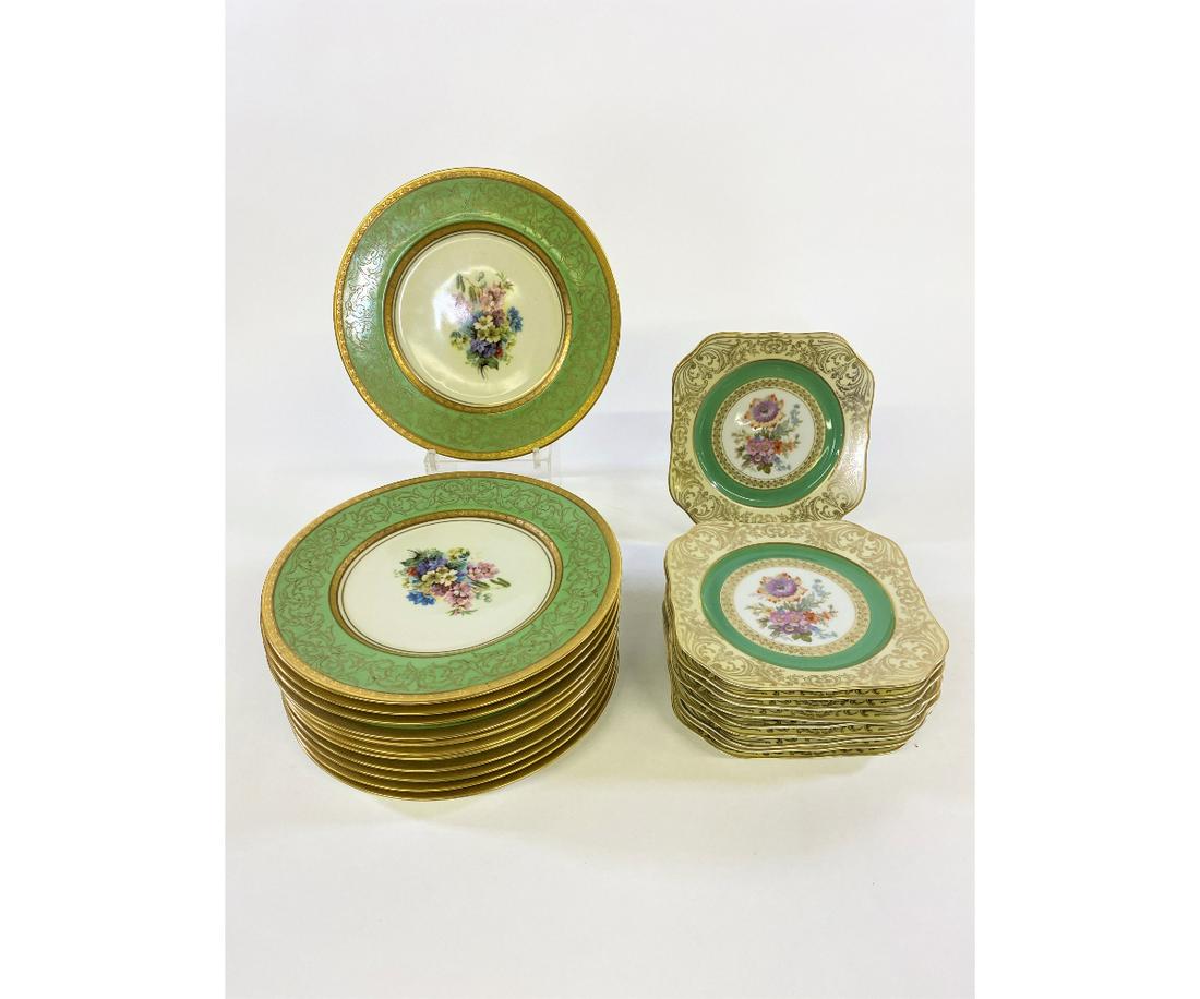 Twelve Royal Bavarian Hutschenreather Plates etc.: Twelve Royal Bavarian Hutschenreather dinner plates 10.5" dia; together with eleven Bavaria Tirschenreuth desert plates 8" x 8"