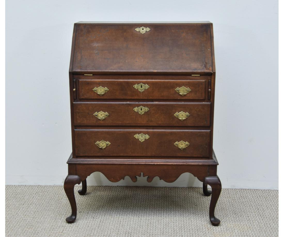 Walnut Diminutive Slant Lid Desk on Stand: Queen Anne style walnut diminutive slant lid desk on stand with inlaid lid, serpentine drawer interior and a base with scalloped apron 38.25"h x 27"w x 15.5"d