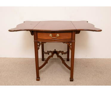 KINDEL CHIPPENDALE STYLE TABLE: Winterthur Museum Kindel Furniture Company Chippendale style mahogany pembroke table. 28.5"h x 20"w x 32"d / leaves 11.25"w