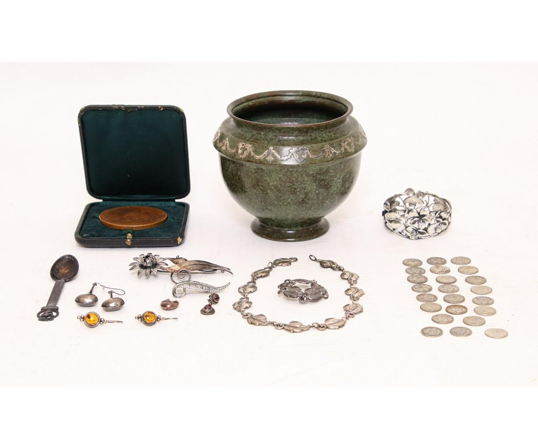 WHITEHEAD-HOAG COMMEMORATIVE MEDAL (1 of 9)