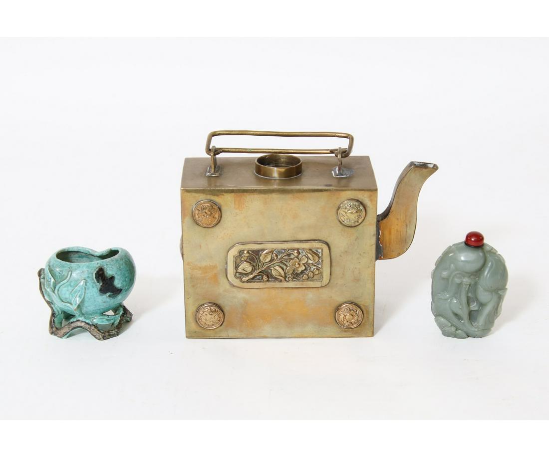 GREEN JADE SNUFF BOTTLE (1 of 7)