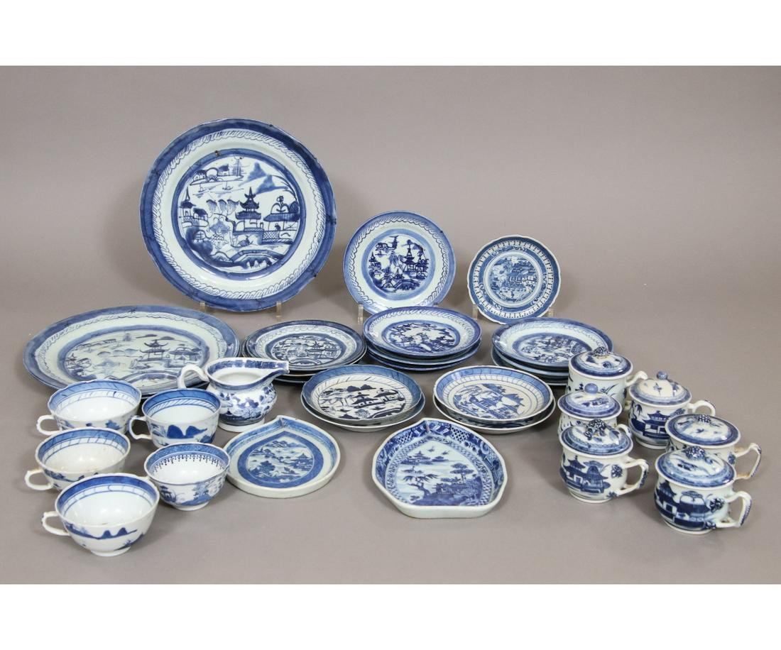 CANTON CHINESE PORCELAIN TABLEWARE (1 of 2)