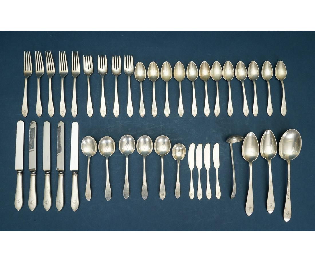 TIFFANY STERLING SILVER FLATWARE SERVICE (1 of 5)