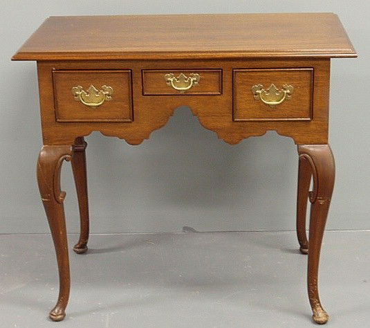 Queen Anne style mahogany lowboy. 30.5"h.x29"w.x1: Queen Anne style mahogany lowboy. 30.5"h.x29"w.x19.5"d.