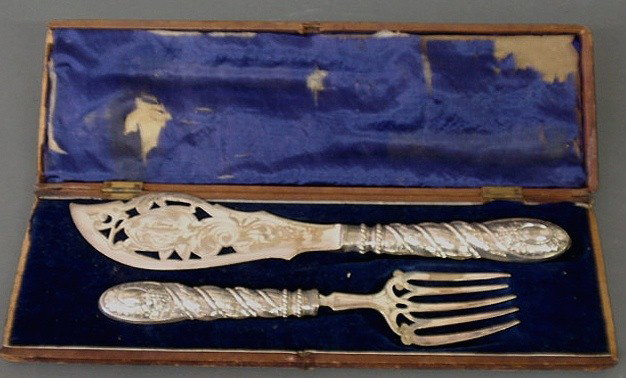 Cased silver fish slice and fork with steel ends,: Cased silver fish slice and fork with steel ends, c.1890. knife 12", fork 9.5