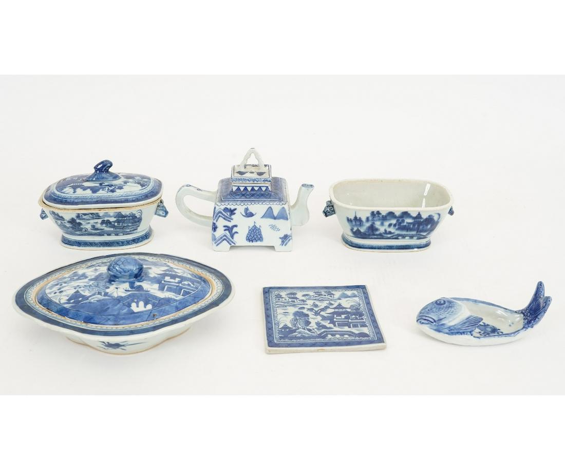 CHINESE BLUE & WHITE DISHWARE (1 of 9)
