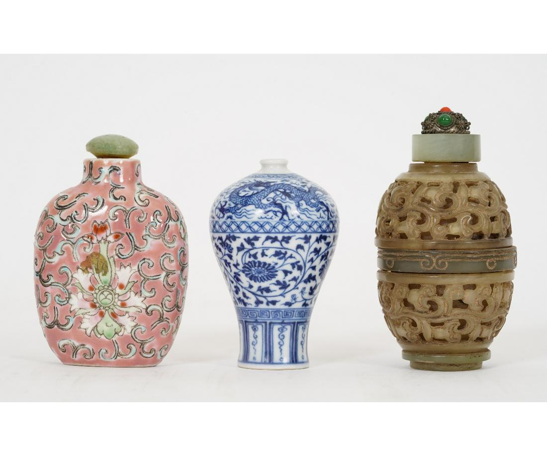 THREE CHINESE SNUFF BOTTLES (1 of 8)
