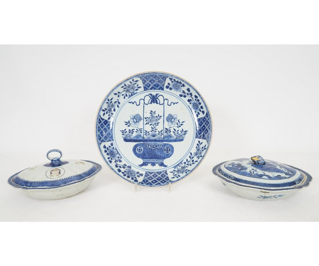 CHINESE PORCELAIN DEEP DISH (1 of 10)