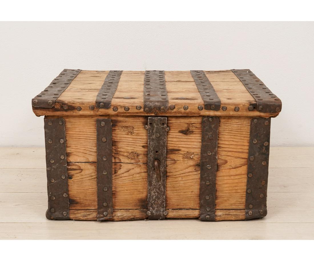 NORWEGIAN PINE IRON BOUND BOX (1 of 6)