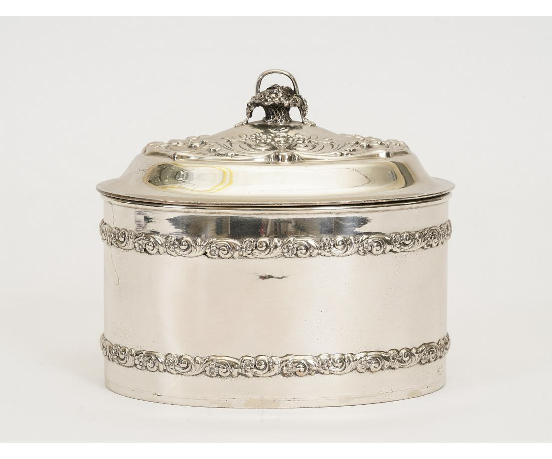 TIFFANY & CO. STERLING OVAL BOX (1 of 10)