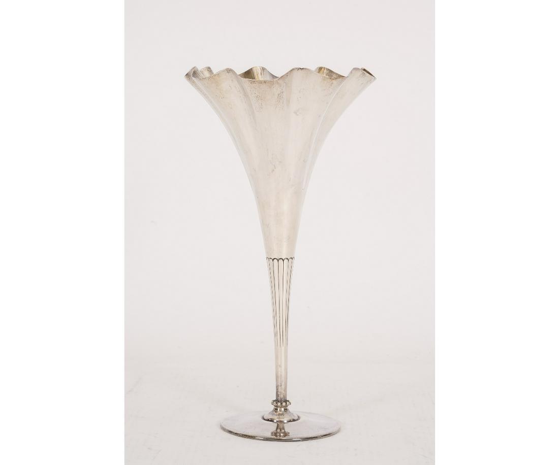 TIFFANY STERLING SILVER VASE (1 of 5)