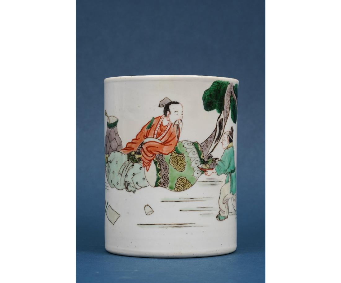 CHINESE BRUSH POT: Chinese cylindrical form brush pot, 17th c., decorated with colorful figures. 5.25"h x 4"dia