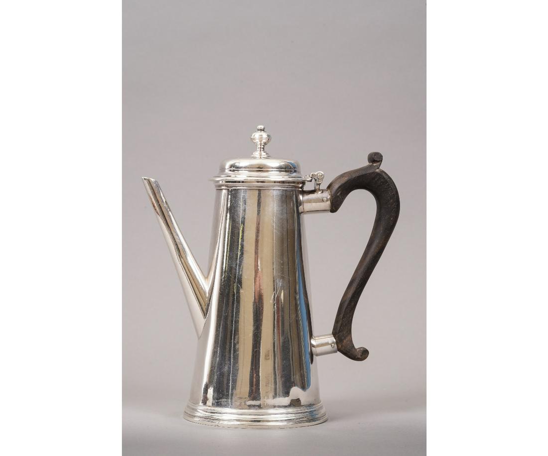 EARLY ENGLISH SILVER COFFEE POT: Early English silver coffee pot, circa 1728, makers mark indecipherable. 8"h x 7"w / 17 troy oz (including wood handle)