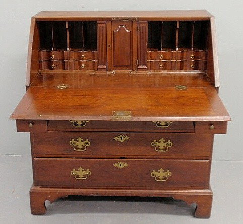 Chester County, Pennsylvania Chippendale walnut s