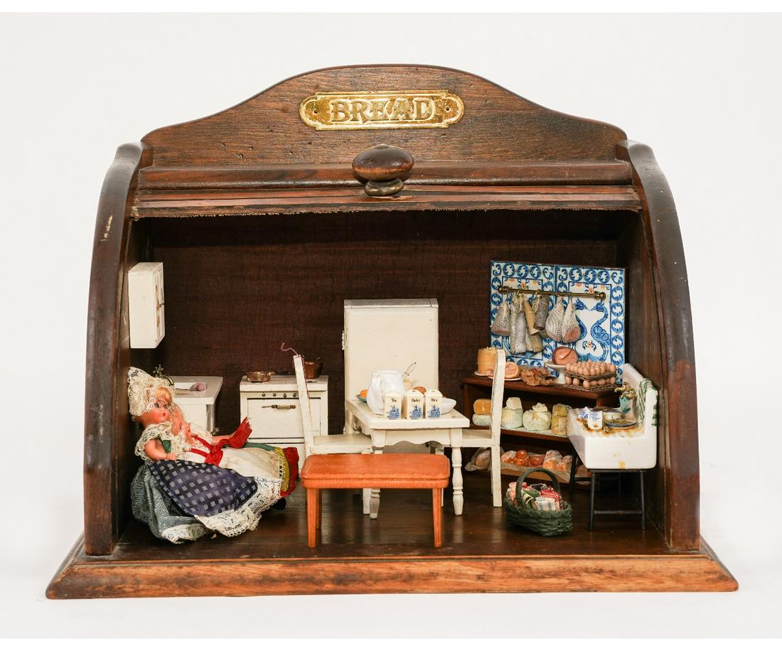VINTAGE BREAD BOX DOLLHOUSE ROOM BOX (1 of 6)