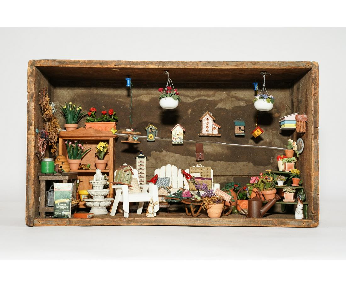 VINTAGE GUNPOWDER GARDEN ROOM BOX DOLLHOUSE (1 of 4)