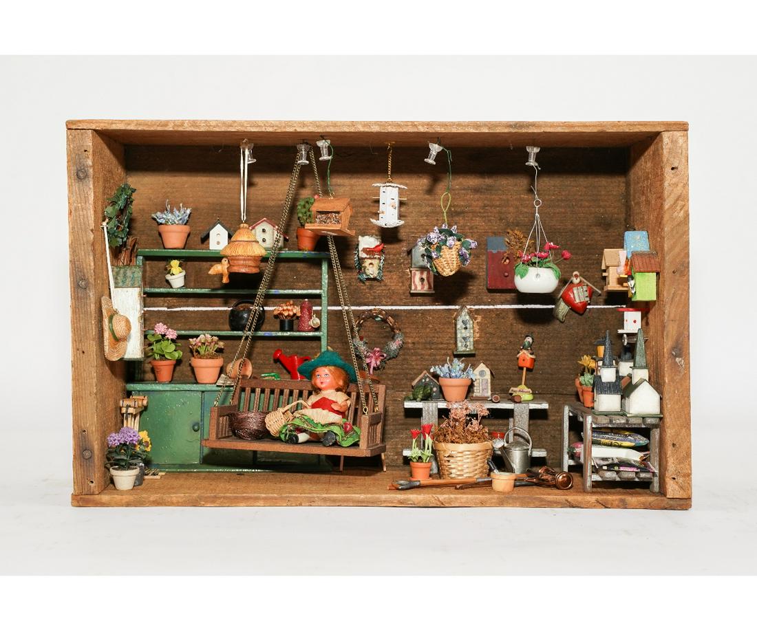 VINTAGE SHIPPING CRATE GARDEN ROOM BOX DOLLHOUSE (1 of 4)