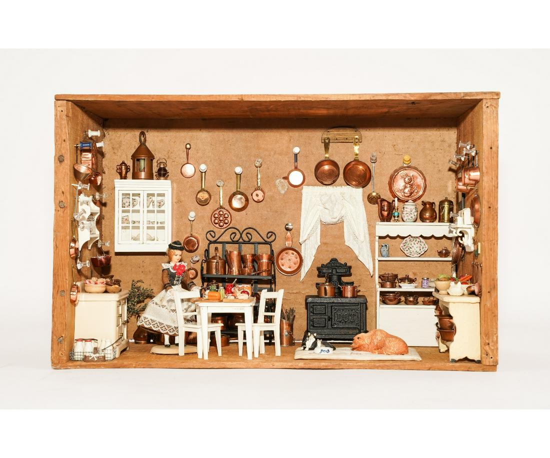 VINTAGE FRUIT CRATE ROOM BOX DOLLHOUSE (1 of 6)