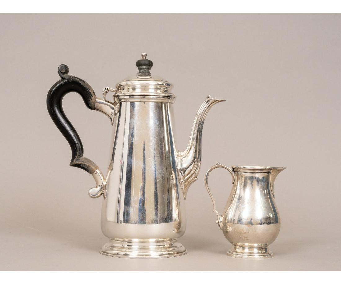 TIFFANY & CO. STERLING COFFEE POT (1 of 9)
