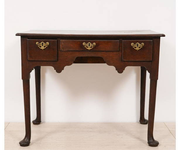 Queen Anne Dressing Table