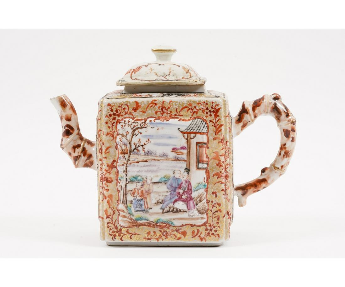CHINESE PORCELAIN TEAPOT (1 of 11)