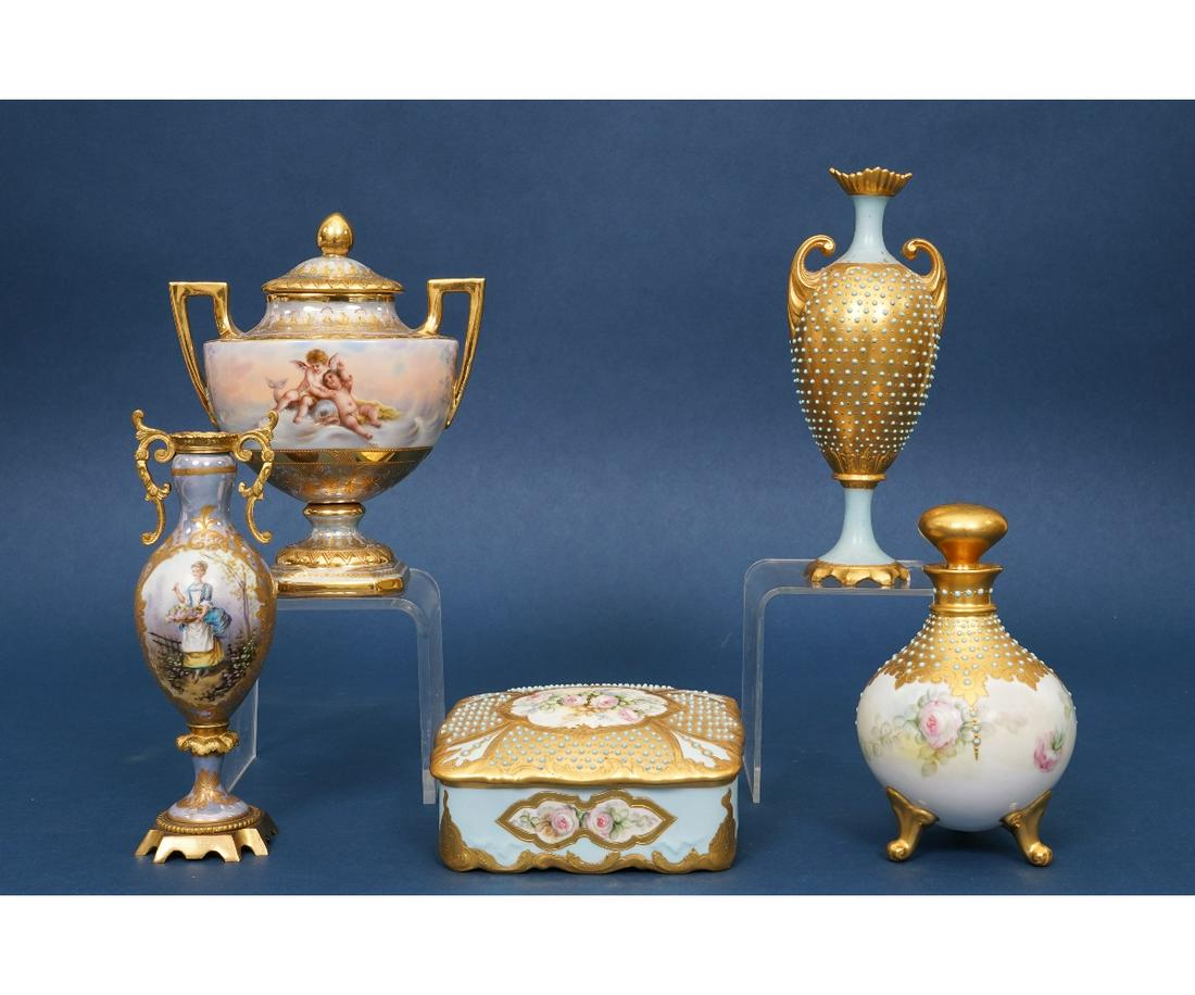 EARLY PORCELAIN LADIES TOILET PORCELAINS (1 of 11)