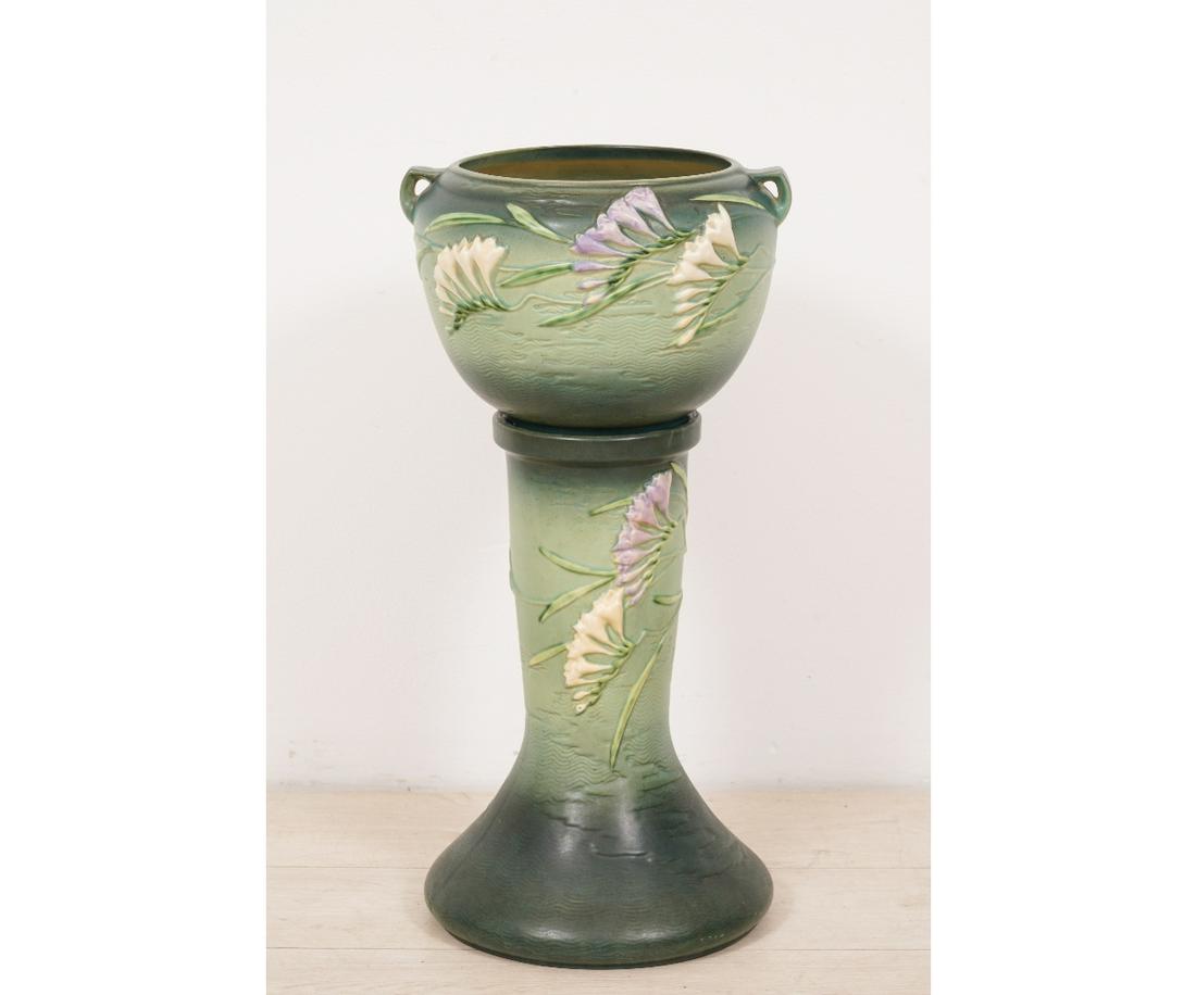 ROSEVILLE POTTERY JARDINIERE (1 of 8)