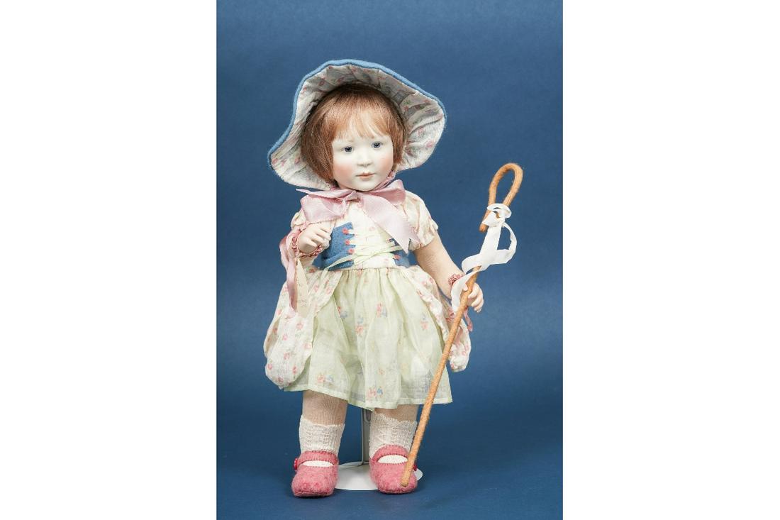 LYNNE & MICHAEL ROCHE "CHLOE": "Chloe as Little Bo Peep" art doll by Lynne & Michael Roche, limited edition #3 of 30, dated 2000 from "The World of Story Books Nursery Rhyme Collection", porcelain head and hand, soft jersey body, w
