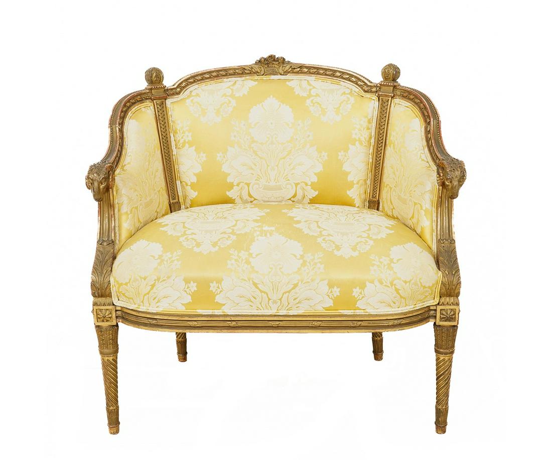 ITALIAN/FRENCH TUB CHAIR: Italian or French style decorative tub chair with carved rams head arm supports. 31.75"h x 33.5"w x 17"d / 16" SH