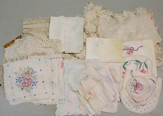 Group of table linens TI: runners, napkins, doili: Group of table linens TI: runners, napkins, doilies, small tablecloths, etc. crocheted, linen, lawn, etc.